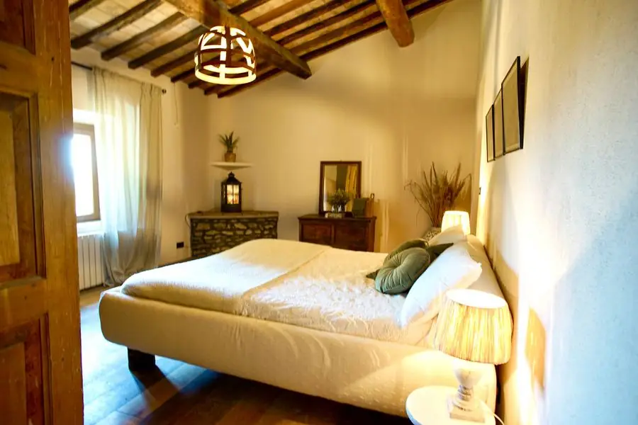 Camera Trave, a classic room with wood-beamed ceilings